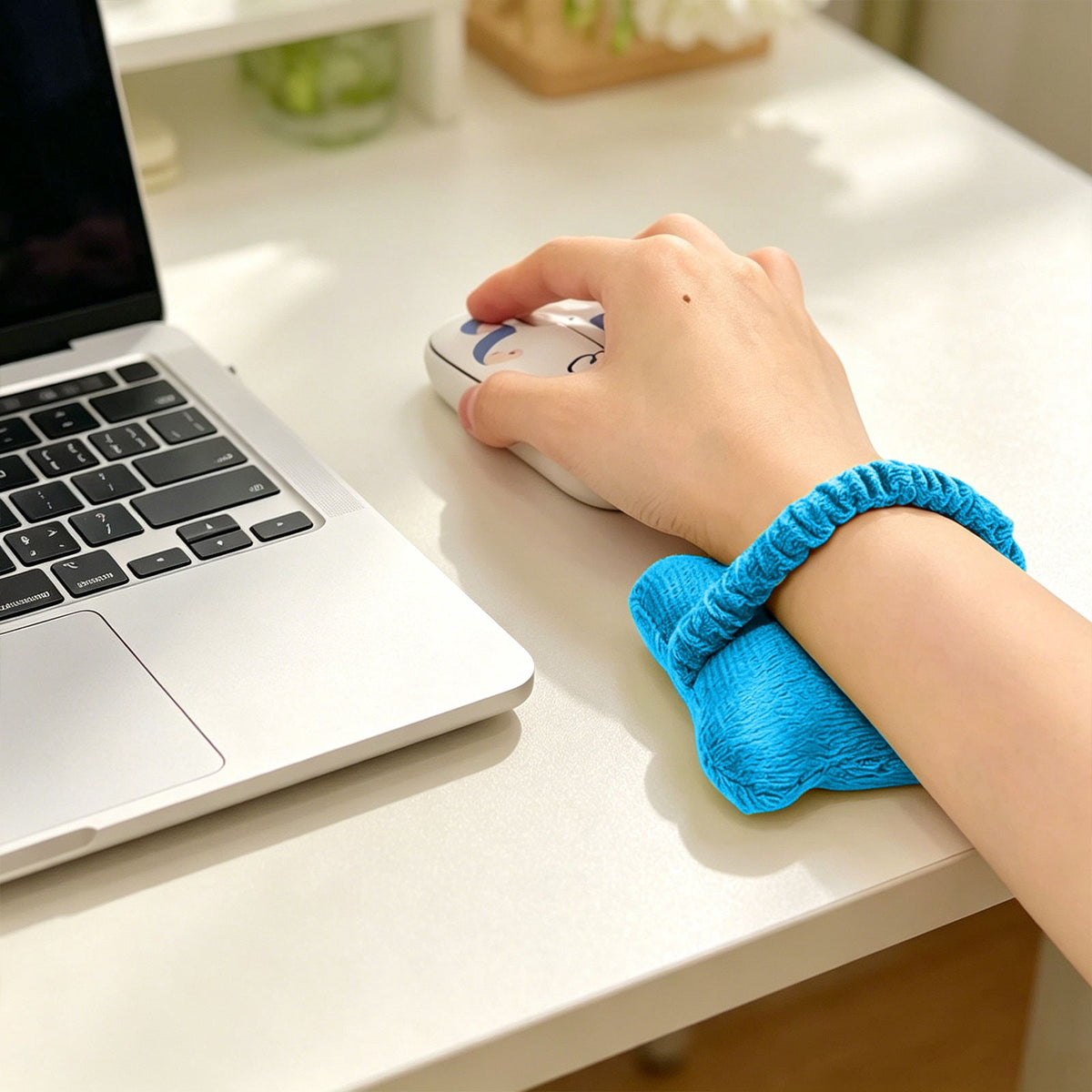 Plush Keyboard Wrist Rest with Elastic Strap, Soft Typing Support Cushion - Image 2
